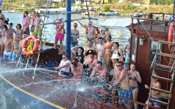 Party Boat – Photo Gallery
